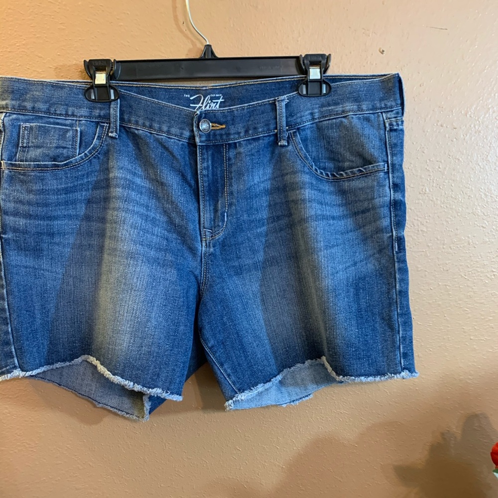 Old Navy The Flirt Jean Shorts - 16